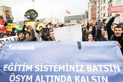 ÖSYM'nin polisi varsa liselinin facebook'u var