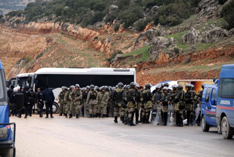 Roboski'de eylem: Engellenirsek sınıra yürüyeceğiz