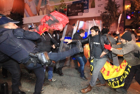 Taksim'deki eyleme coplu müdahale